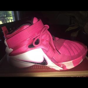 Nike Shoes - Nike sneakers Nike Shoes - Nike sneakers
